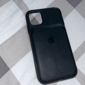 iphone 11 Apple charging case. perfect condition